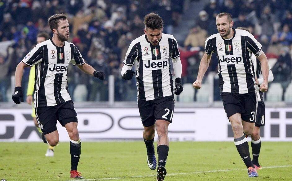 曼联冬窗买中场新增一人选，价格3000万！刚完成43米小贝式吊射（曼联冬窗中场引援再添人选，标价3000万，刚轰43米小贝式吊射）