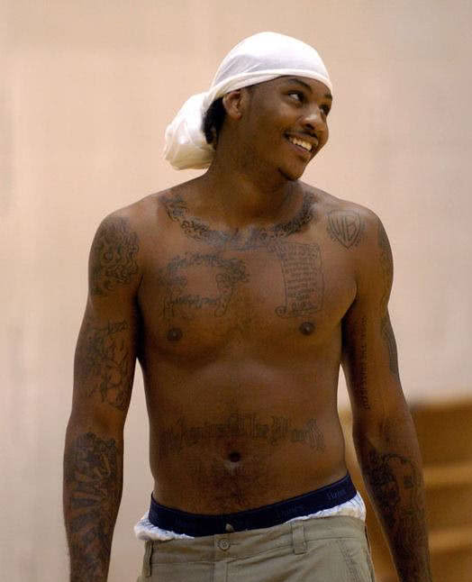 沪媒：柔佛48次射门无法叩开海港大门，替补门将陈威一战封神（沪媒：柔佛48脚轰门仍无解，海港替补门将陈威神勇一战成名）