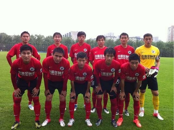 英超前瞻：狼队开局14轮不胜沦为鱼腩，曼联冲击欧战区（英超前瞻：狼队开季14轮未开胡成送分童子，曼联力争跻身欧战区）