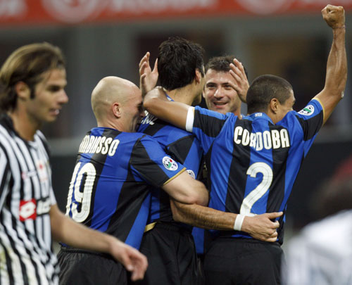 世体：巴萨仍考虑签格里马尔多；坎塞洛、穆尼奥斯也愿意加盟（世界体育报：巴萨仍在考虑引进格里马尔多，坎塞洛与穆尼奥斯也有加盟意向）