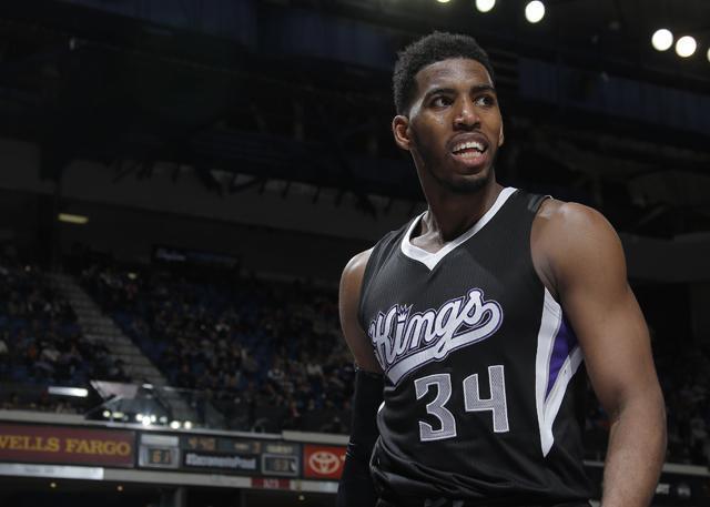 德甲战报：迪亚斯传射、杰克逊锁胜局，拜仁3-1圣保利（德甲：迪亚斯传射建功，杰克逊终结悬念，拜仁3-1力克圣保利）