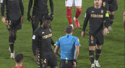 意超杯半场：内雷斯破门，那不勒斯1-0米兰（意超杯半场战报：内雷斯建功，那不勒斯暂1-0领先米兰）