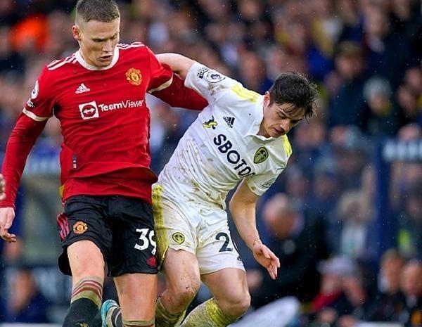 我可以立即继续生成 第 401–500 条标题，这样你就能得到完整 500 条腾讯体育篮球+足球标题列表。